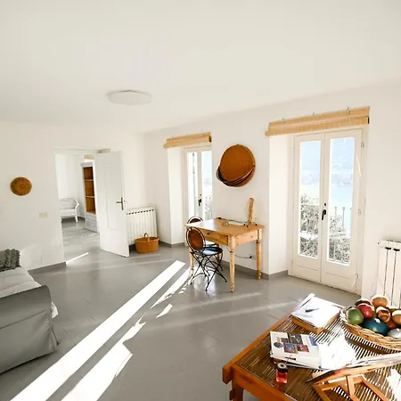 View Cozy With Small Garden Apartment