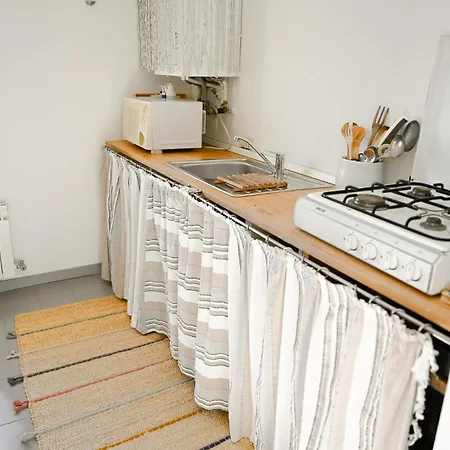 View Cozy With Small Garden Apartment