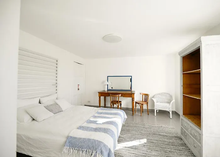 View Cozy With Small Garden *