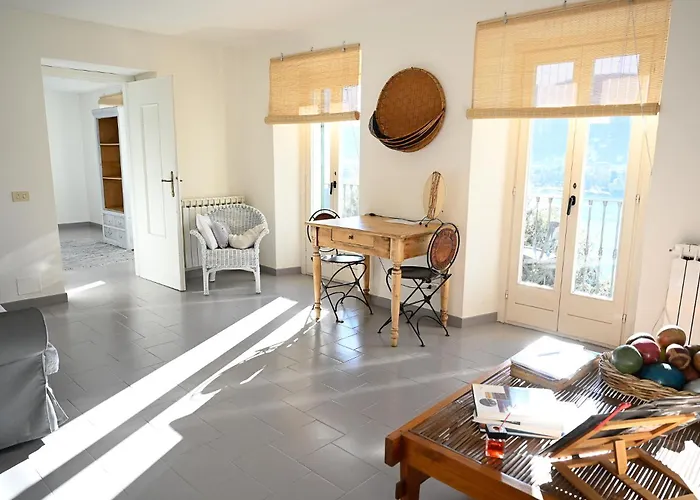 View Cozy With Small Garden *