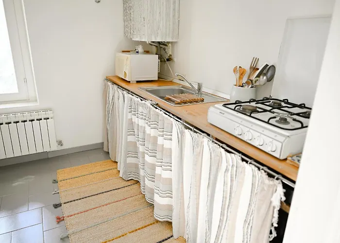 View Cozy With Small Garden Apartman