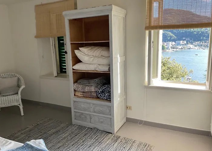 アパート View Cozy With Small Garden